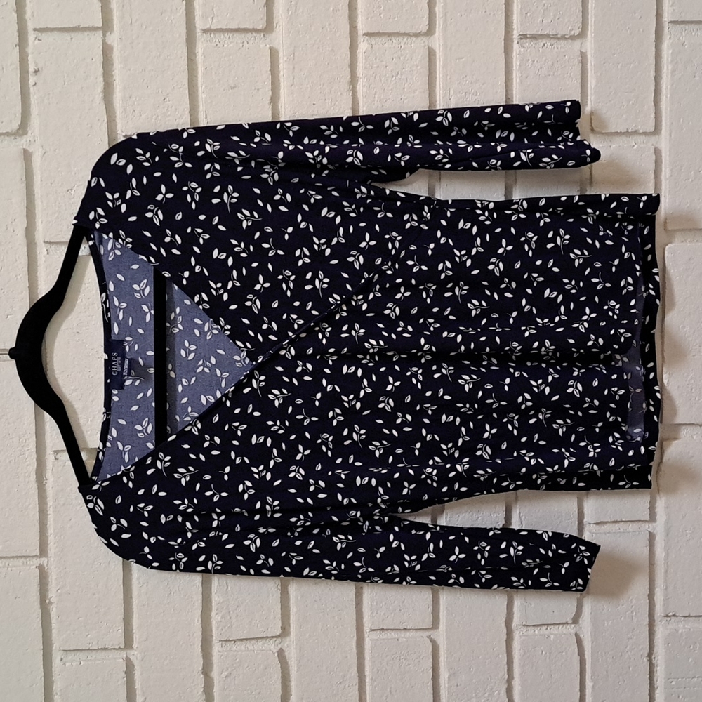 Chaps Dark Navy Blue/White V Neck Blouse. NWOT